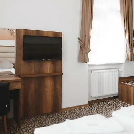 Hotell Castle 3*